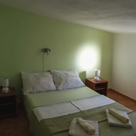 Apartment 5